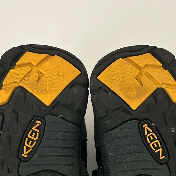 KEEN Kids Newport H2 Waterproof Hiking Beach Everyday Velcro Strap Sandal Size 1 - Picture 5 of 7